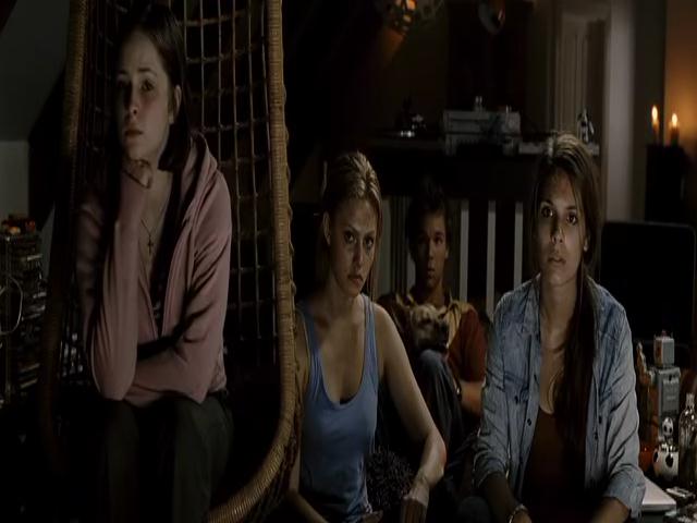VampireDiariesWorld-dot-org_TomorrowWhenTheWarBegan-3857.jpg