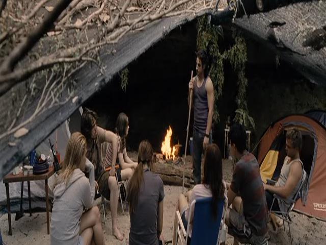 VampireDiariesWorld-dot-org_TomorrowWhenTheWarBegan-4471.jpg