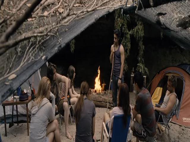 VampireDiariesWorld-dot-org_TomorrowWhenTheWarBegan-4472.jpg