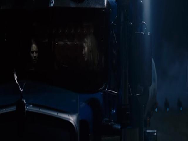 VampireDiariesWorld-dot-org_TomorrowWhenTheWarBegan-5080.jpg