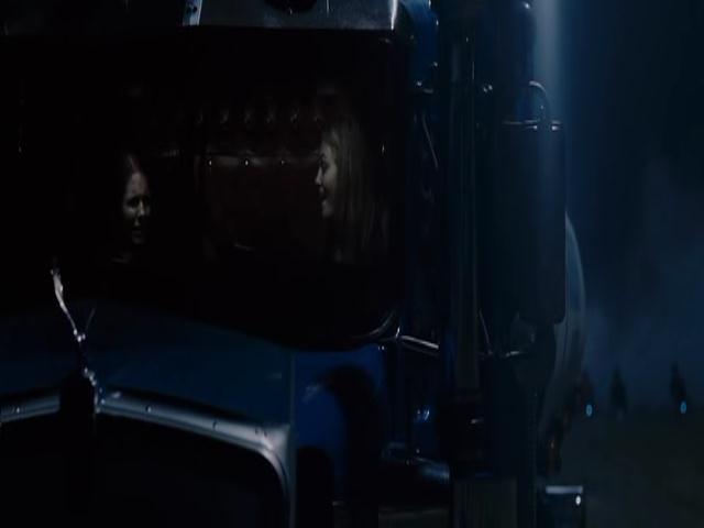 VampireDiariesWorld-dot-org_TomorrowWhenTheWarBegan-5082.jpg