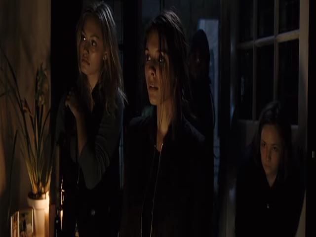 VampireDiariesWorld-dot-org_TomorrowWhenTheWarBegan-5444.jpg