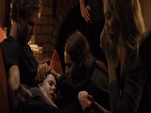 VampireDiariesWorld-dot-org_TomorrowWhenTheWarBegan-5455.jpg