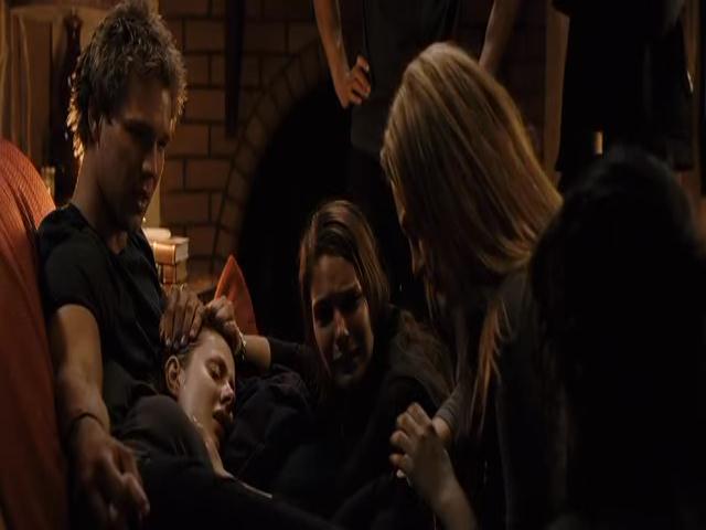 VampireDiariesWorld-dot-org_TomorrowWhenTheWarBegan-5497.jpg
