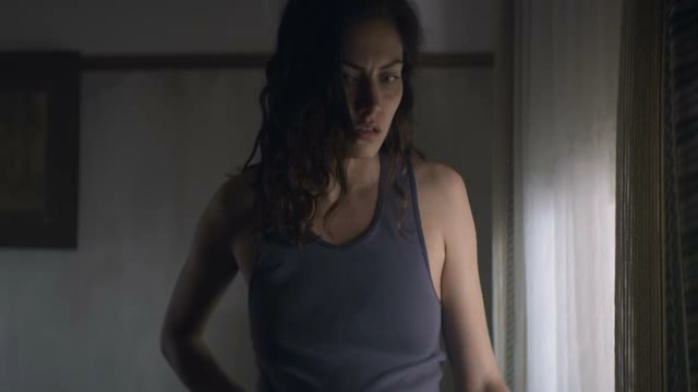 VampireDiariesWorld-dot-nl_Bloom1x04-1981.jpg