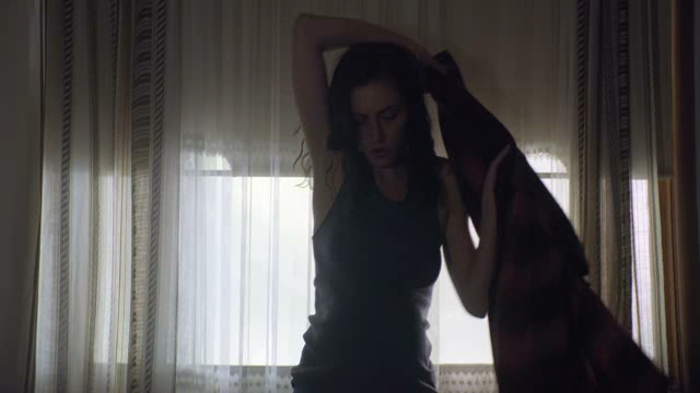 VampireDiariesWorld-dot-nl_Bloom1x04-1991.jpg