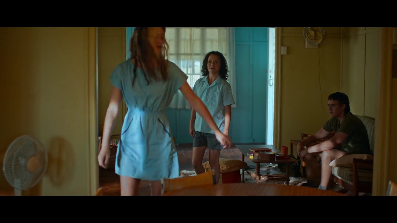 VampireDiariesWorld-BoySwallowsUniverse0436.jpg VampireDiariesWorld-BoySwallowsUniverse0436.jpg