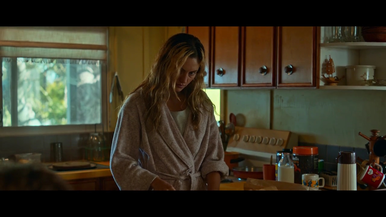 VampireDiariesWorld-BoySwallowsUniverse0727.jpg VampireDiariesWorld-BoySwallowsUniverse0727.jpg