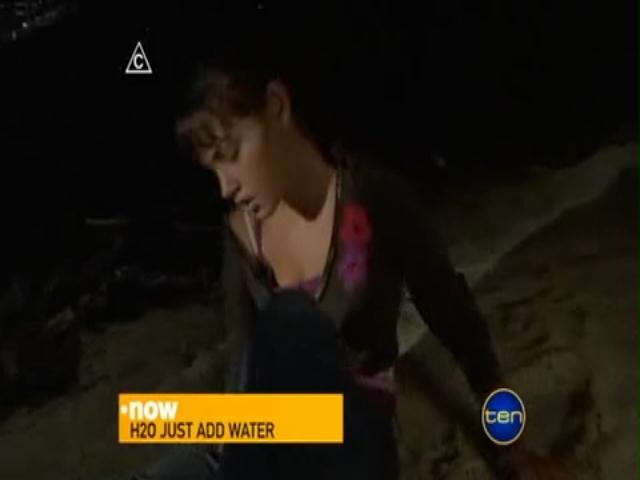 VampireDiariesWorld-dot-org_H2OJustAddWater-s01e01-0428.jpg VampireDiariesWorld-dot-org_H2OJustAddWater-s01e01-0428.jpg