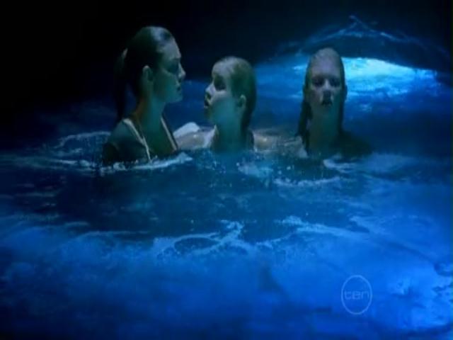 VampireDiariesWorld-dot-org_H2OJustAddWater-s01e01-0663.jpg