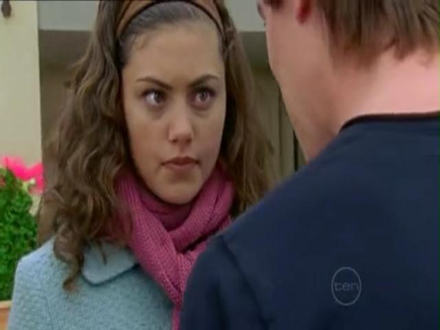 VampireDiariesWorld-dot-org_H2OJustAddWater-s01e02-0953.jpg VampireDiariesWorld-dot-org_H2OJustAddWater-s01e02-0953.jpg