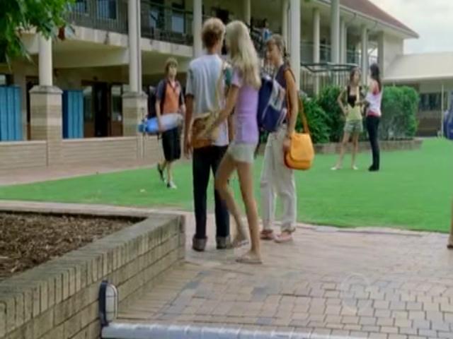 VampireDiariesWorld-dot-org_H2OJustAddWater-s01e03--0181.jpg