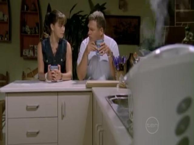 VampireDiariesWorld-dot-org_H2OJustAddWater-s01e03--0334.jpg
