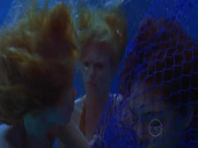 VampireDiariesWorld-dot-org_H2OJustAddWater-s01e03--1078.jpg