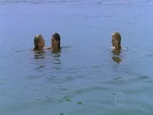VampireDiariesWorld-dot-org_H2OJustAddWater-s01e03--1143.jpg