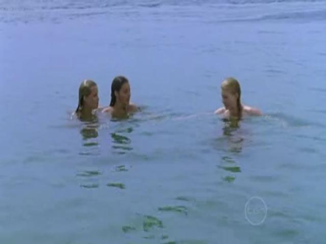 VampireDiariesWorld-dot-org_H2OJustAddWater-s01e03--1149.jpg