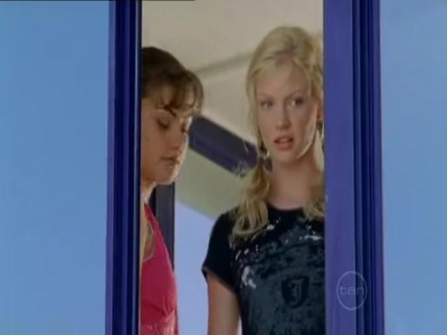 VampireDiariesWorld-dot-org_H2OJustAddWater-s01e05-0951.jpg VampireDiariesWorld-dot-org_H2OJustAddWater-s01e05-0951.jpg