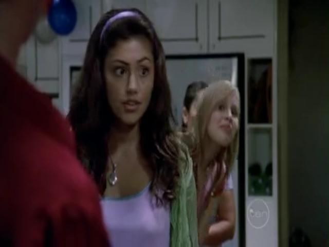VampireDiariesWorld-dot-org_H2OJustAddWater-s01e07-0379.jpg