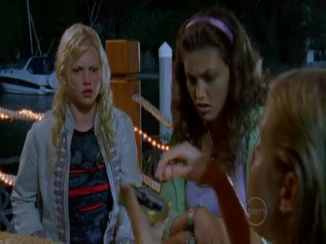 VampireDiariesWorld-dot-org_H2OJustAddWater-s01e07-0753.jpg