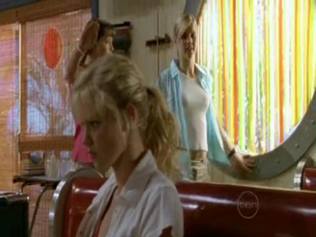 VampireDiariesWorld-dot-org_H2OJustAddWater-s01e11-0698.jpg VampireDiariesWorld-dot-org_H2OJustAddWater-s01e11-0698.jpg