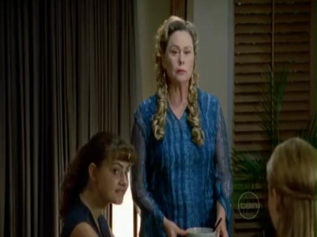 VampireDiariesWorld-dot-org_H2OJustAddWater-s01e13-0577.jpg