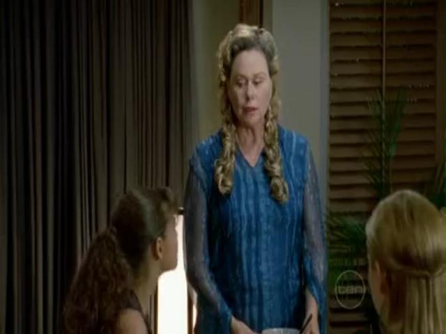 VampireDiariesWorld-dot-org_H2OJustAddWater-s01e13-0578.jpg