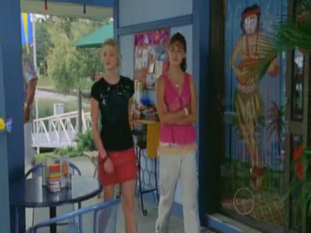 VampireDiariesWorld-dot-org_H2OJustAddWater-s01e14-0284.jpg VampireDiariesWorld-dot-org_H2OJustAddWater-s01e14-0284.jpg