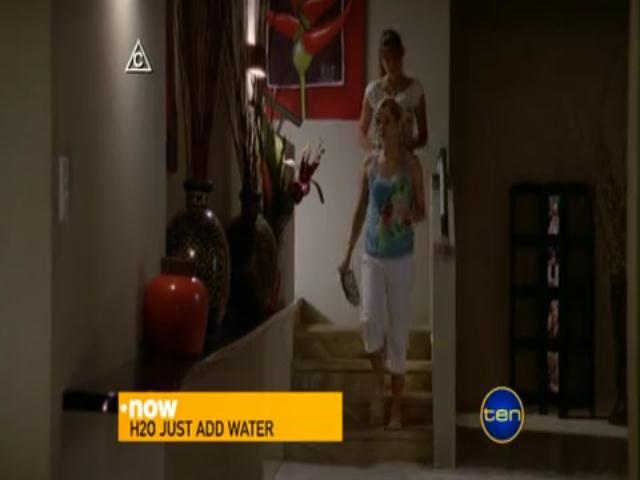 VampireDiariesWorld-dot-org_H2OJustAddWater-s01e15-0525.jpg