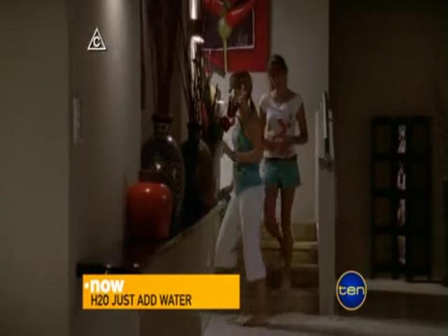 VampireDiariesWorld-dot-org_H2OJustAddWater-s01e15-0526.jpg