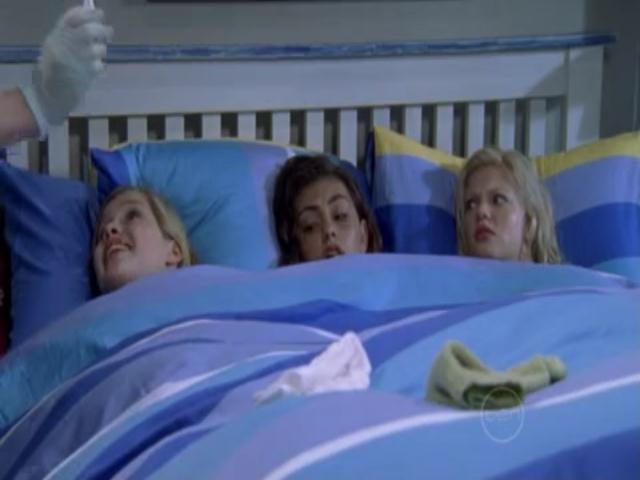 VampireDiariesWorld-dot-org_H20JustAddWater-S01e17-0834.jpg