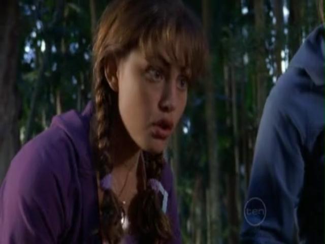 VampireDiariesWorld-dot-org_H20JustAddWater-S01e18-1117.jpg