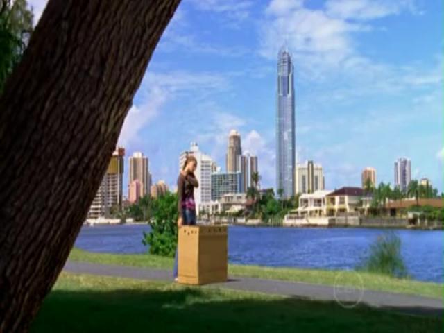 VampireDiariesWorld-dot-org_H20JustAddWater-S01e19-0920.jpg