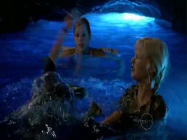 VampireDiariesWorld-dot-org_H20JustAddWater-S01e22-0950.jpg