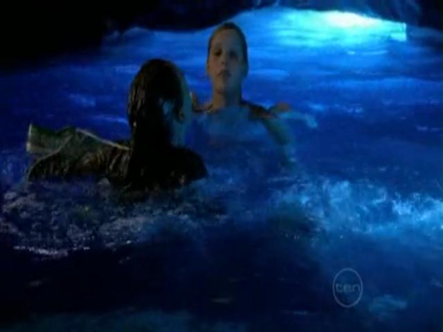 VampireDiariesWorld-dot-org_H20JustAddWater-S01e22-0952.jpg