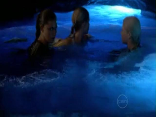 VampireDiariesWorld-dot-org_H20JustAddWater-S01e22-0957.jpg