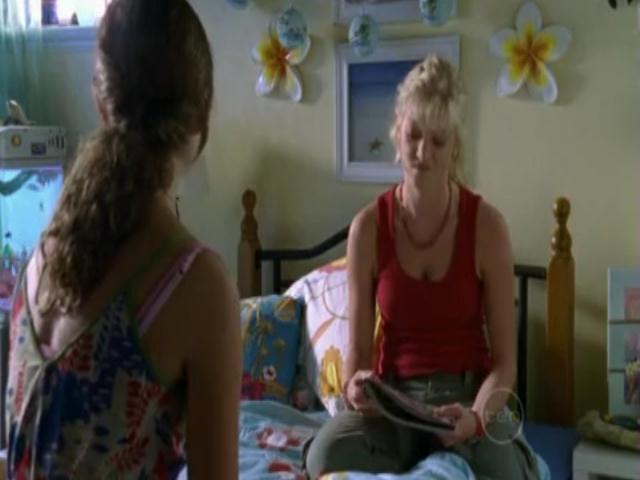 VampireDiariesWorld-dot-org_H20JustAddWater-S01e22-1247.jpg