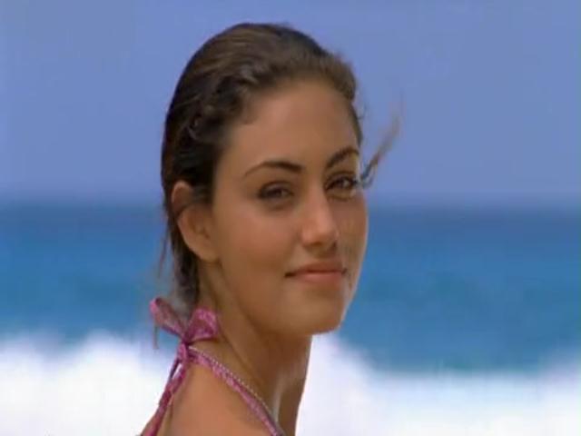 VampireDiariesWorld-dot-org_H2OJustAddWater-s01OpeningCredits-0003.jpg