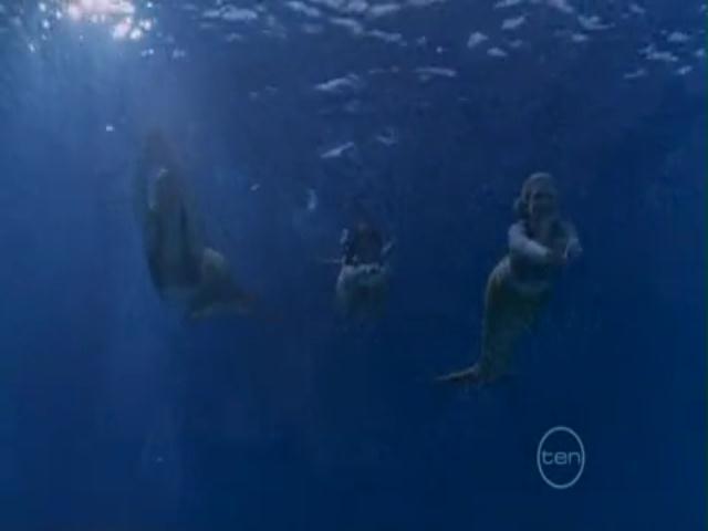 VampireDiariesWorld-dot-org_H2OJustAddWater-s01OpeningCredits-0020.jpg