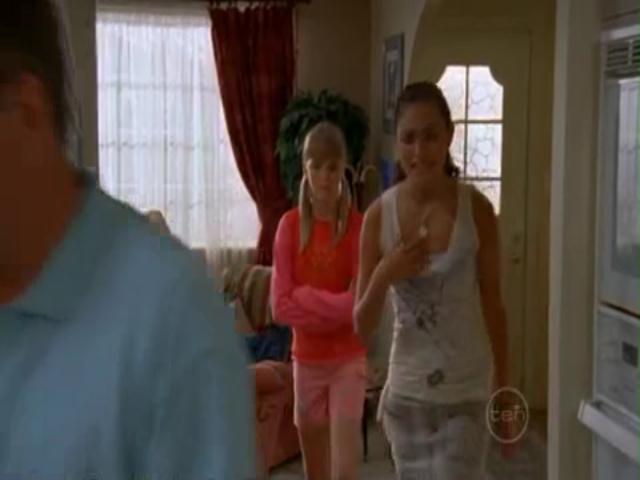 VampireDiariesWorld-dot-org_H20JustAddWater-S02e01-0253.jpg
