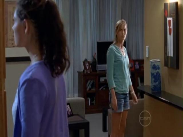 VampireDiariesWorld-dot-org_H20JustAddWater-S02e01-0433.jpg
