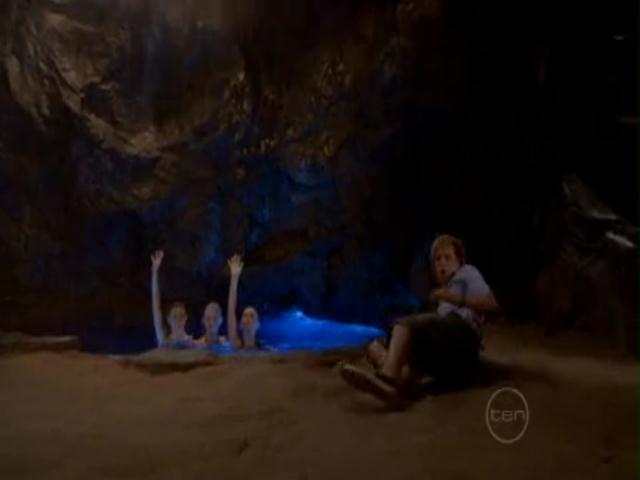 VampireDiariesWorld-dot-org_H20JustAddWater-S02e01-0607.jpg