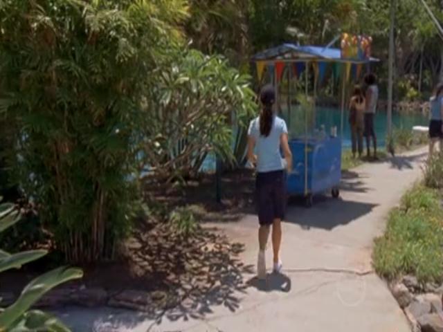 VampireDiariesWorld-dot-org_H20JustAddWater-S02e02-0526.jpg
