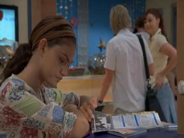 VampireDiariesWorld-dot-org_H20JustAddWater-S02e03-0324.jpg VampireDiariesWorld-dot-org_H20JustAddWater-S02e03-0324.jpg