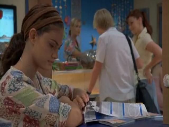 VampireDiariesWorld-dot-org_H20JustAddWater-S02e03-0340.jpg VampireDiariesWorld-dot-org_H20JustAddWater-S02e03-0340.jpg