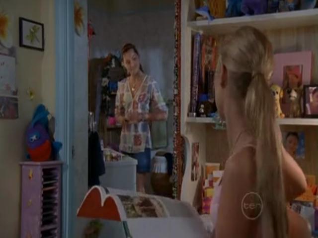 VampireDiariesWorld-dot-org_H20JustAddWater-S02e03-0550.jpg VampireDiariesWorld-dot-org_H20JustAddWater-S02e03-0550.jpg