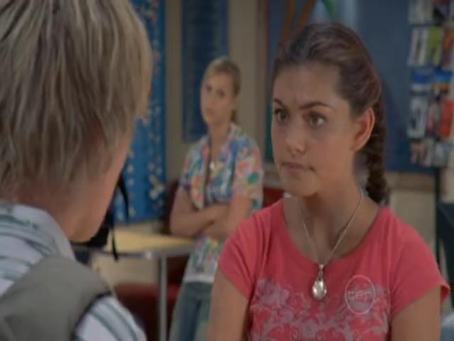 VampireDiariesWorld-dot-org_H20JustAddWater-S02e03-0689.jpg VampireDiariesWorld-dot-org_H20JustAddWater-S02e03-0689.jpg