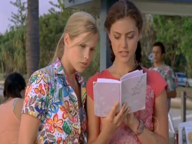 VampireDiariesWorld-dot-org_H20JustAddWater-S02e03-0804.jpg VampireDiariesWorld-dot-org_H20JustAddWater-S02e03-0804.jpg