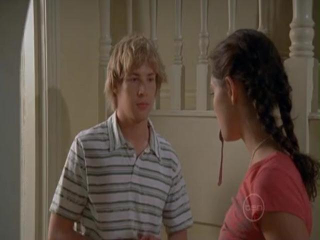 VampireDiariesWorld-dot-org_H20JustAddWater-S02e03-1180.jpg VampireDiariesWorld-dot-org_H20JustAddWater-S02e03-1180.jpg