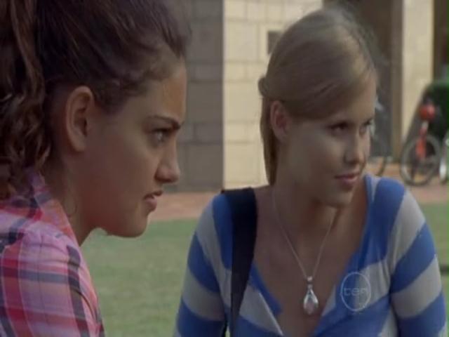 VampireDiariesWorld-dot-org_H20JustAddWater-S02e05-0097.jpg