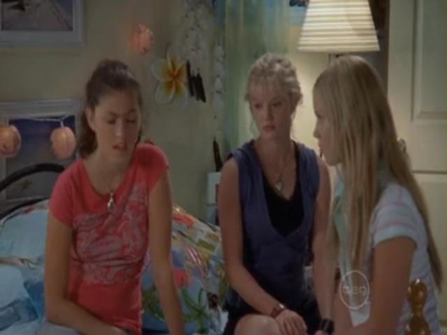 VampireDiariesWorld-dot-org_H20JustAddWater-S02e06-0239.jpg